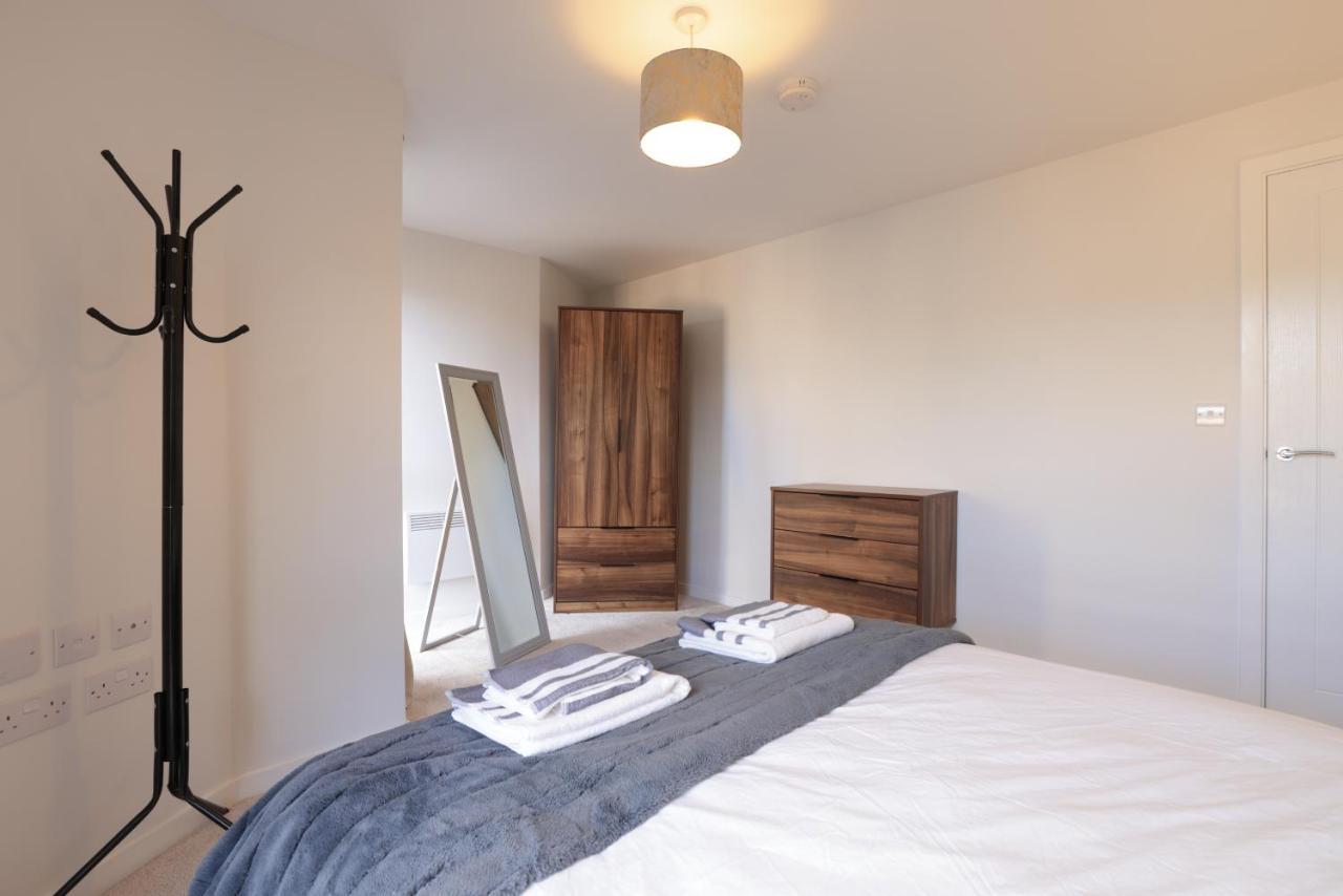 Southbank Leeds Apartment. New! With Free Parking Luaran gambar
