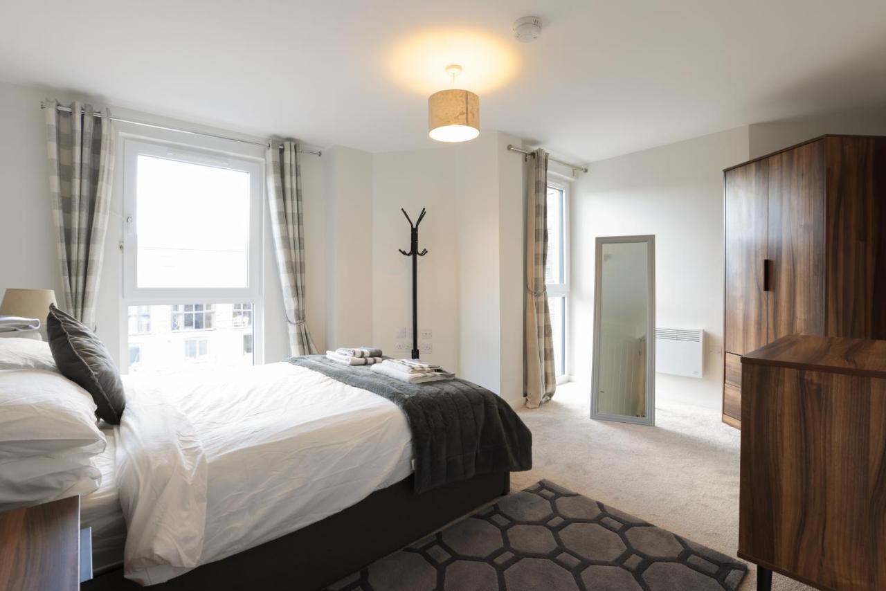 Southbank Leeds Apartment. New! With Free Parking Luaran gambar