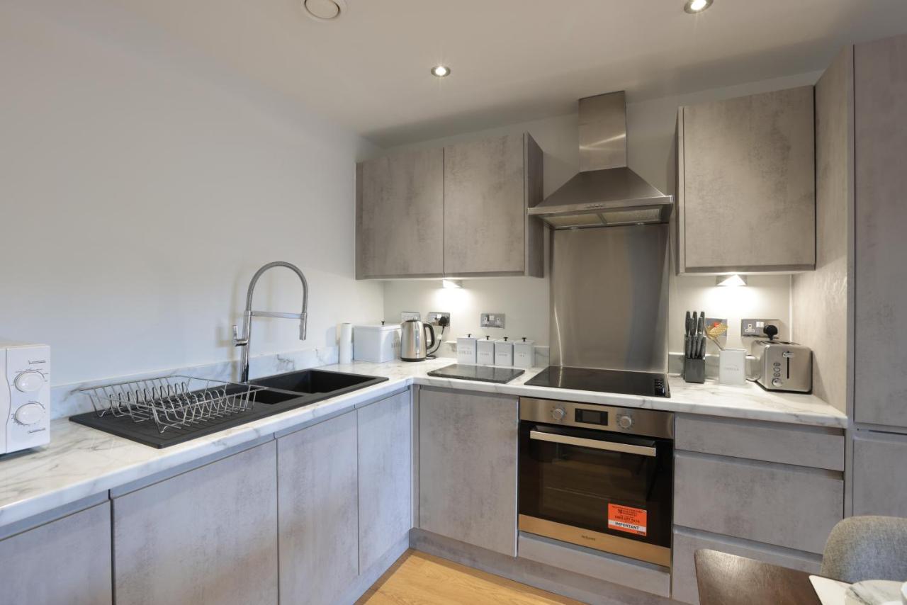 Southbank Leeds Apartment. New! With Free Parking Luaran gambar